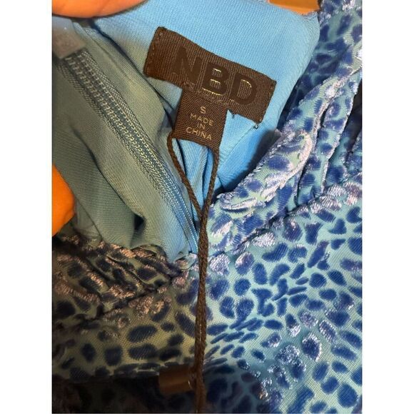 NEW NBD x Revolve Pari Mini Dress Blue Halter Flocked Animal Print Sz Small - Picture 4 of 12
